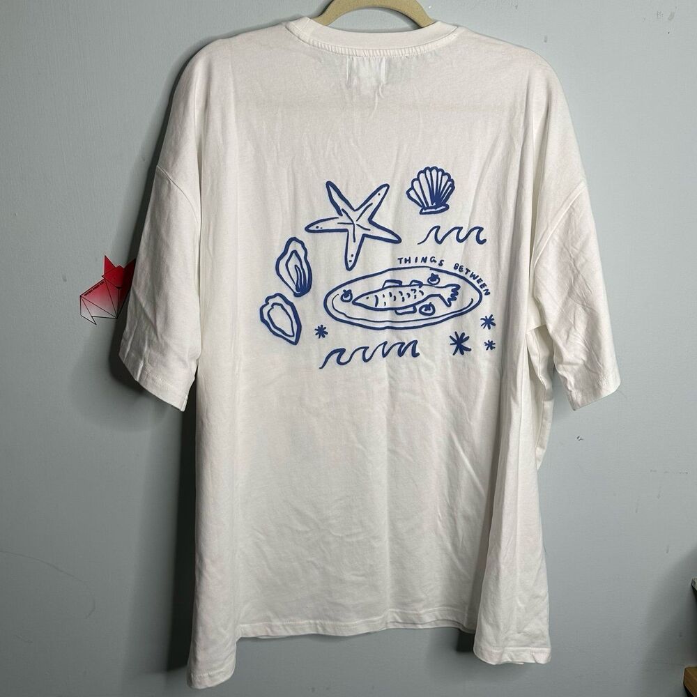 Things Between Coastal Seafood Graphic T-Shirt Over Size Large